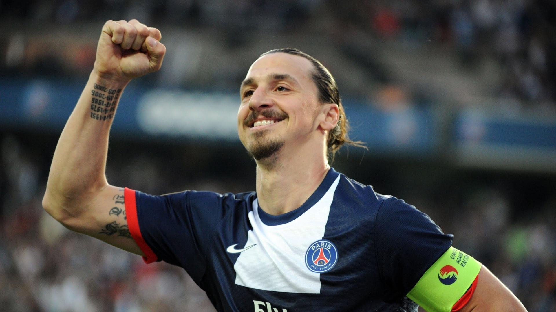 中场休息的精彩:明星球员的休闲娱乐瞬间,球员中场休息都在干嘛